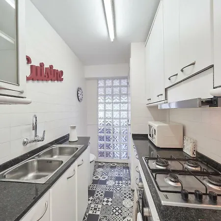 Apartment Sea & Pool 2 *